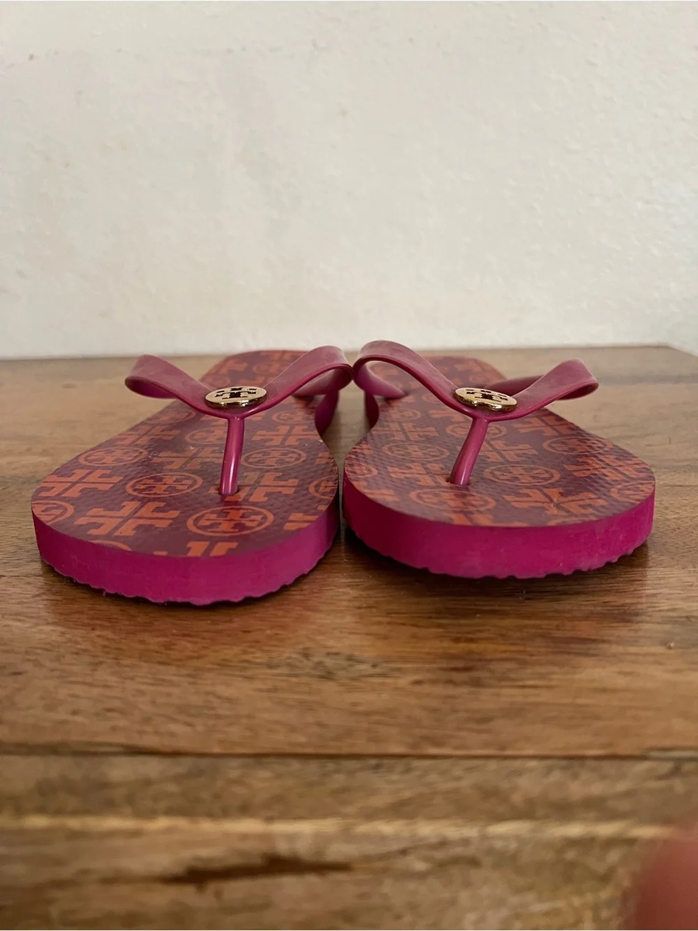 Tory Burch Flip Flops in Party Fuschia Traveler Square 650 Size 9M - Picture 4 of 10